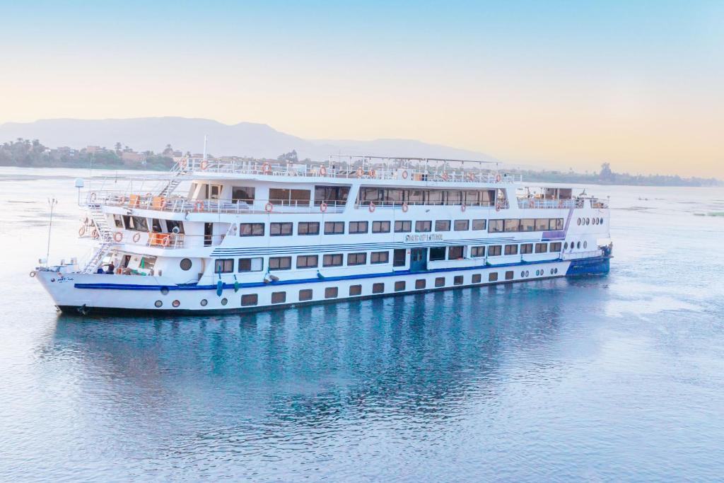 RV Star of Luxor