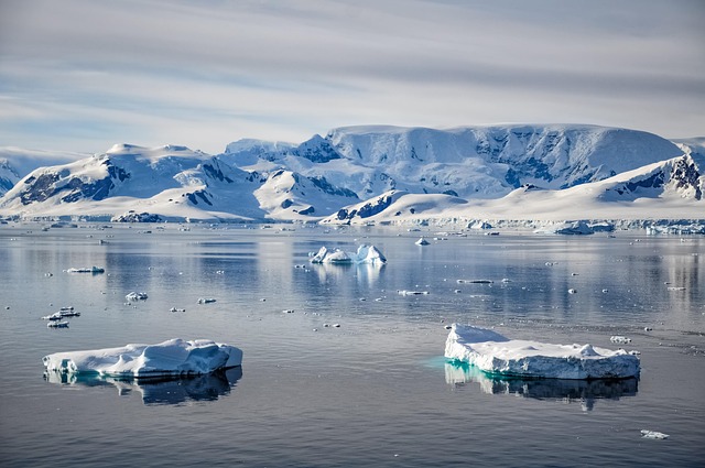 Objectif 66°33' : l'Antarctique du Cercle Polaire