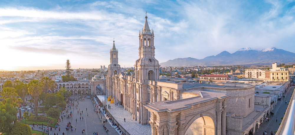 Civilisations Ancestrales : Chili - Pérou (excursions incluses)