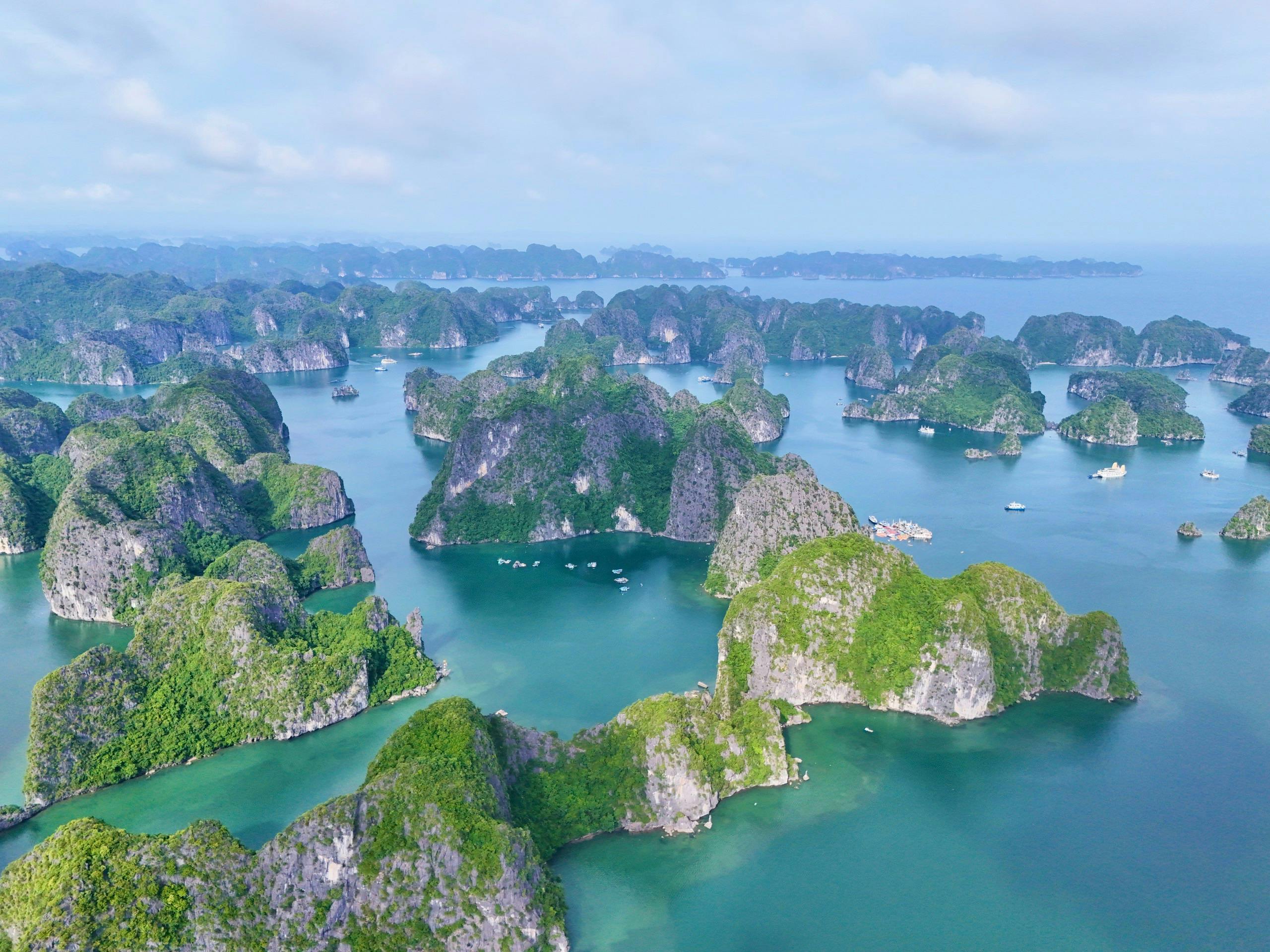 Croisière sur le fleuve Rouge, de la baie d’Halong à Hanoï