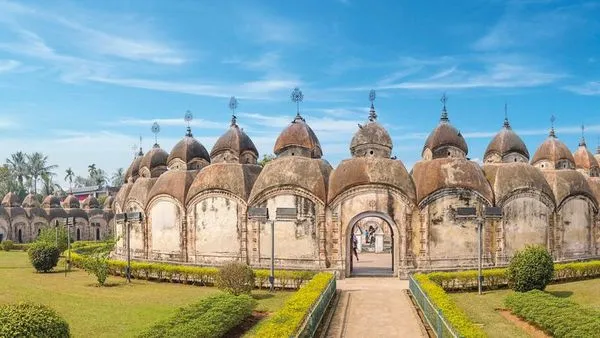 Sur les rives du Hooghly et du Gange, l'Inde secrète