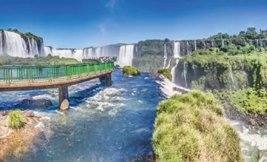 L'Amazonie Douce et le Rio Tapajos - Croisière envoutante et intimiste vers les plus belles plages de l'Amazone - Rio, vibrante et éternelle, et séjour d'exception aux chutes d'Iguaçu
